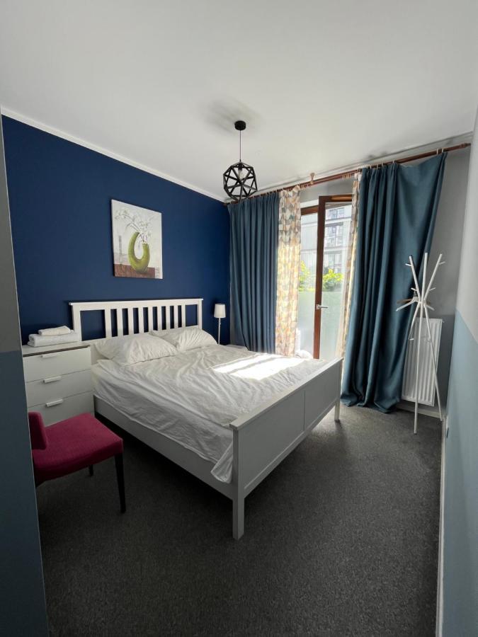 Airport Comfy Guest Home ワルシャワ エクステリア 写真