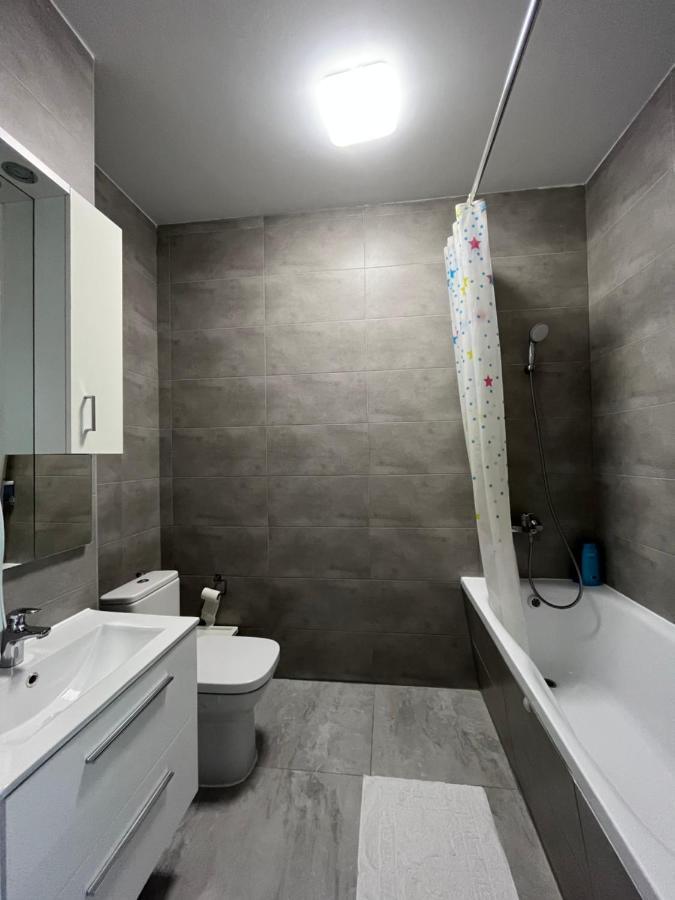 Airport Comfy Guest Home ワルシャワ エクステリア 写真