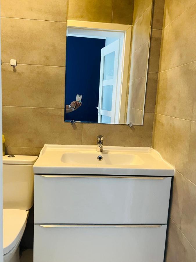Airport Comfy Guest Home ワルシャワ エクステリア 写真