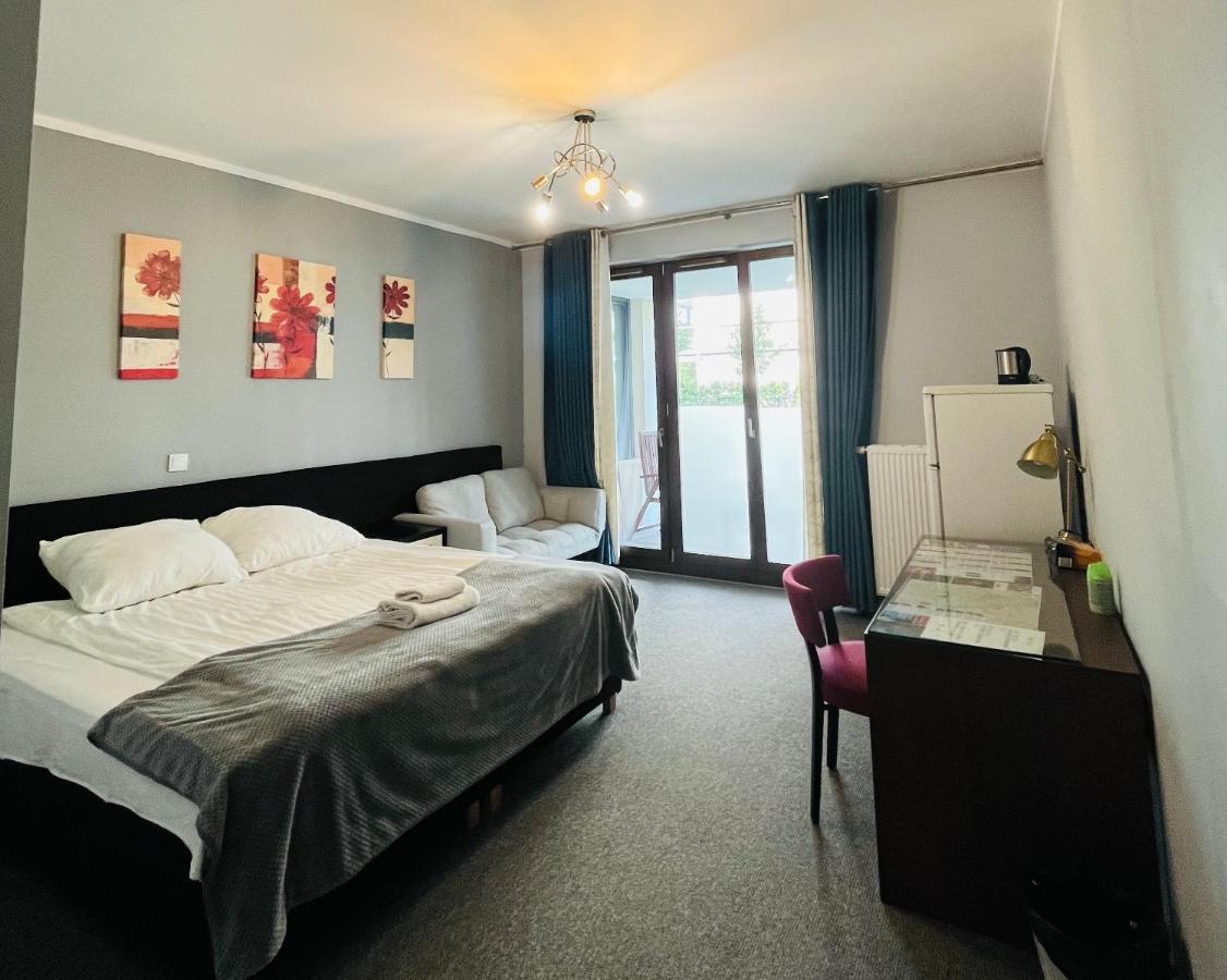 Airport Comfy Guest Home ワルシャワ エクステリア 写真