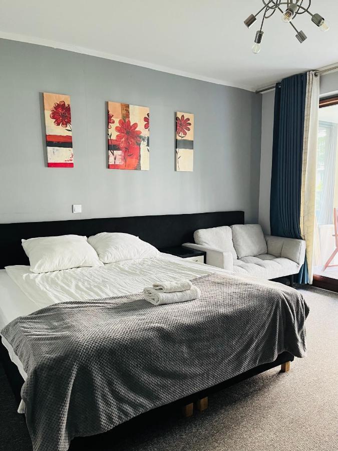 Airport Comfy Guest Home ワルシャワ エクステリア 写真