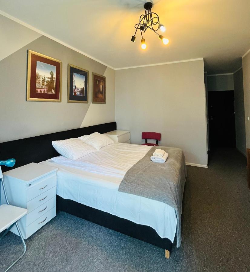 Airport Comfy Guest Home ワルシャワ エクステリア 写真